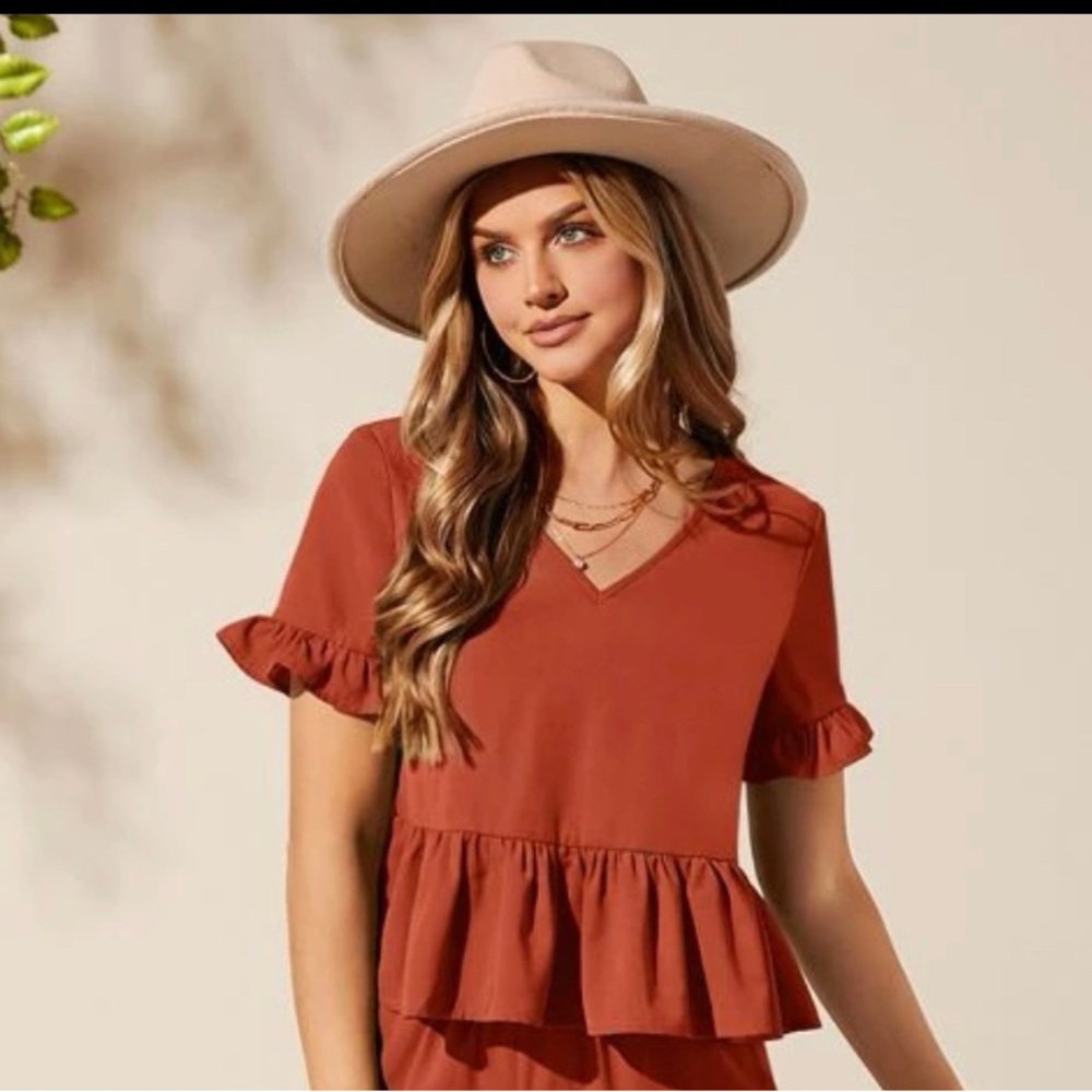 Great condition, like new! Color Rust Brown.